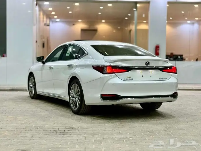 لكزس ES 300 HH موديل 2025 - خليجي أقل سعر 3