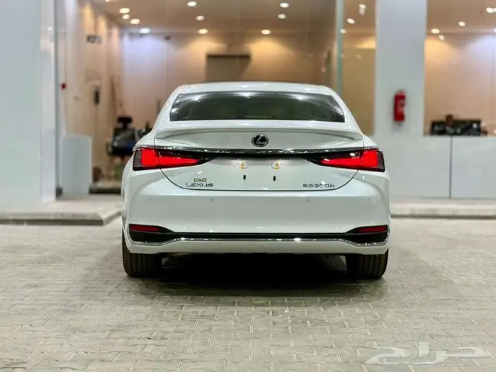 لكزس ES 300 HH موديل 2025 - خليجي أقل سعر 4