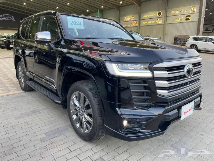تويوتا لاند كروزر VXR موديل 2024 عداد 13 الف كم 2