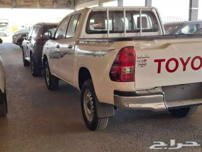 تويوتا هايلوكس GL2 2025 9