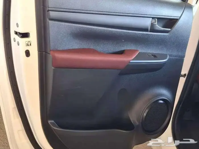 تويوتا هايلوكس GL2 2025 3