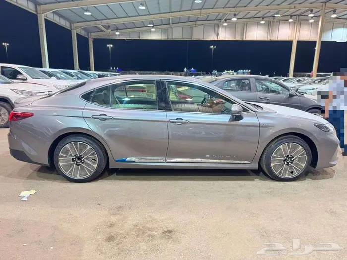 تويوتا كامري LE هايبرد 2025-سعودي 1