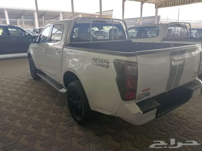 ايسوزو ديماكس GT موديل 2025 7