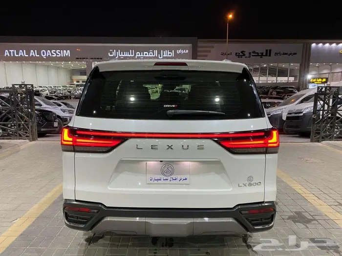 لكزس ال اكس 600 BB 2023 ابيض ماشيه 21000كم 10
