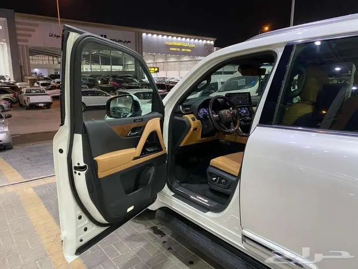 لكزس ال اكس 600 BB 2023 ابيض ماشيه 21000كم 19