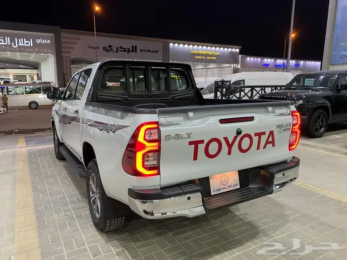 تويوتا هايلوكس GLX 2025 ابيض بنزين سعودي 6