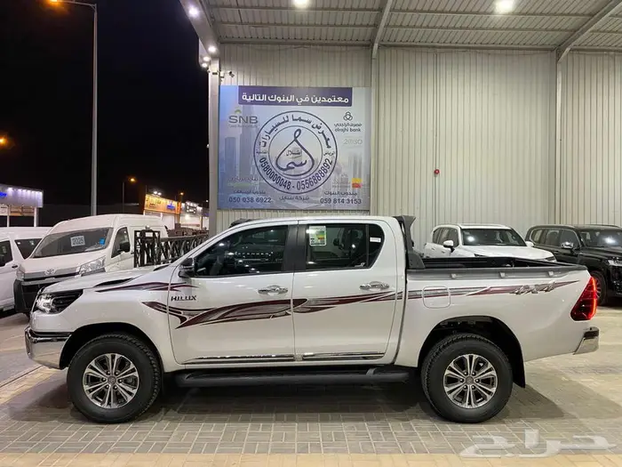 تويوتا هايلوكس GLX 2025 ابيض بنزين سعودي 12