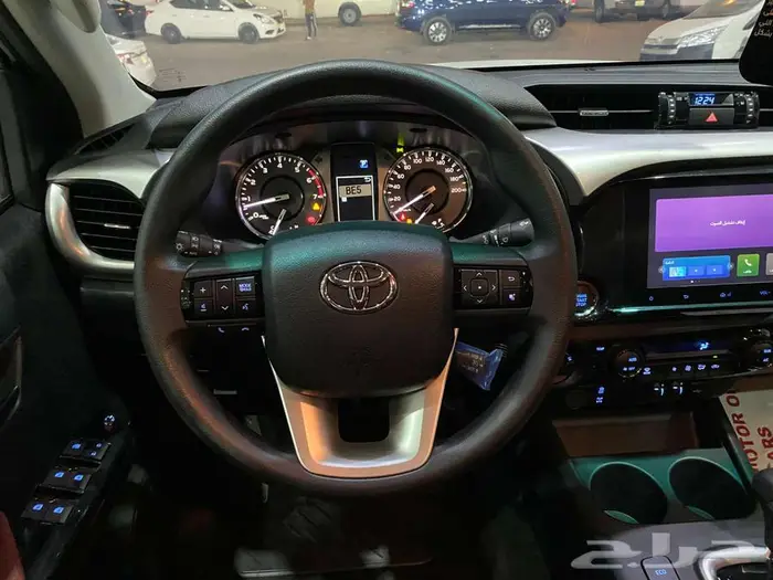 تويوتا هايلوكس GLX 2025 ابيض بنزين سعودي 29