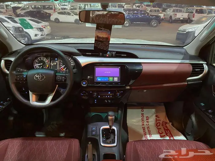 تويوتا هايلوكس GLX 2025 ابيض بنزين سعودي 32