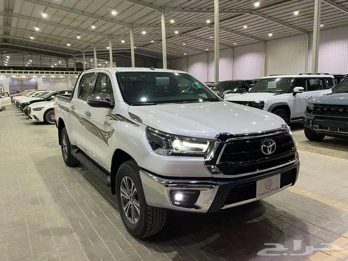 تويوتا هايلوكس GLX 2025 ابيض بنزين سعودي 16