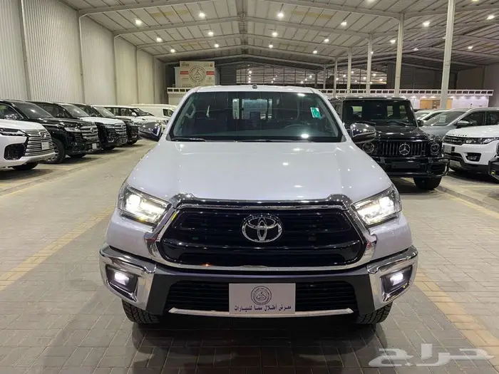 تويوتا هايلوكس GLX 2025 ابيض بنزين سعودي 0