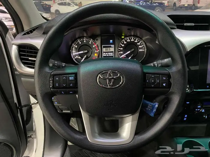 تويوتا هايلوكس GLX 2025 ابيض بنزين سعودي 25