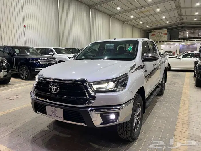 تويوتا هايلوكس GLX 2025 ابيض بنزين سعودي 17