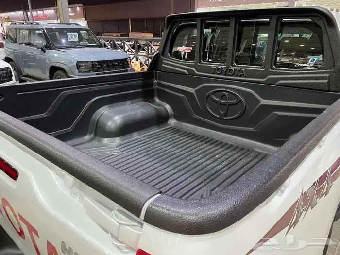 تويوتا هايلوكس GLX 2025 ابيض بنزين سعودي 24