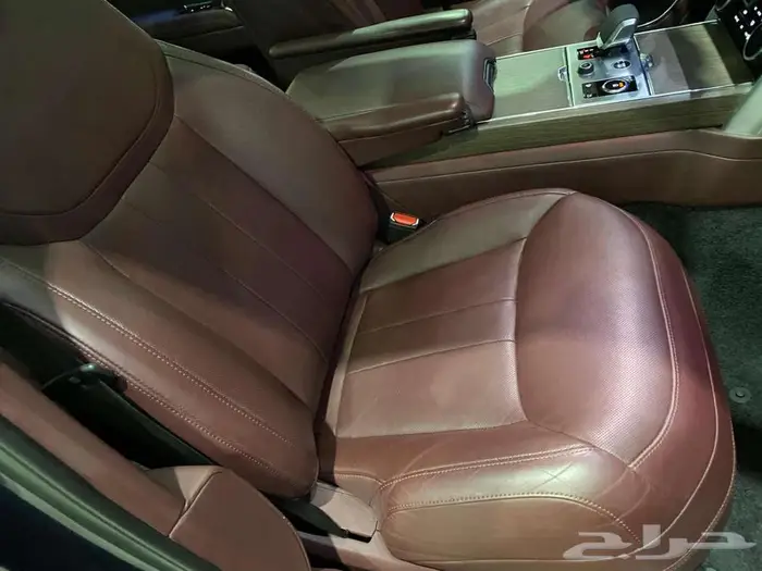 رينج روفر 2023 HSE ازرق غامق 8 سلندر خليجي ماشيه 95000كم 34