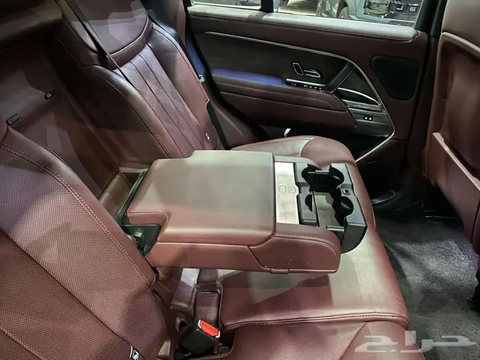 رينج روفر 2023 HSE ازرق غامق 8 سلندر خليجي ماشيه 95000كم 40