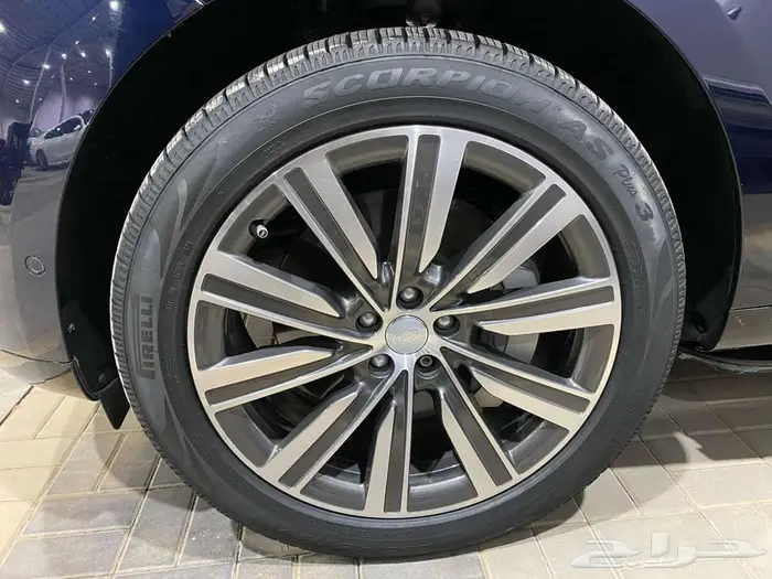 رينج روفر 2023 HSE ازرق غامق 8 سلندر خليجي ماشيه 95000كم 25
