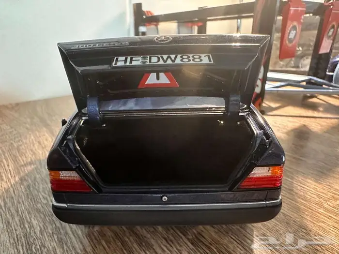 Mercedes-Benz 300 CE-24 Coup  (C124) مجسم مقاس 1 18 6