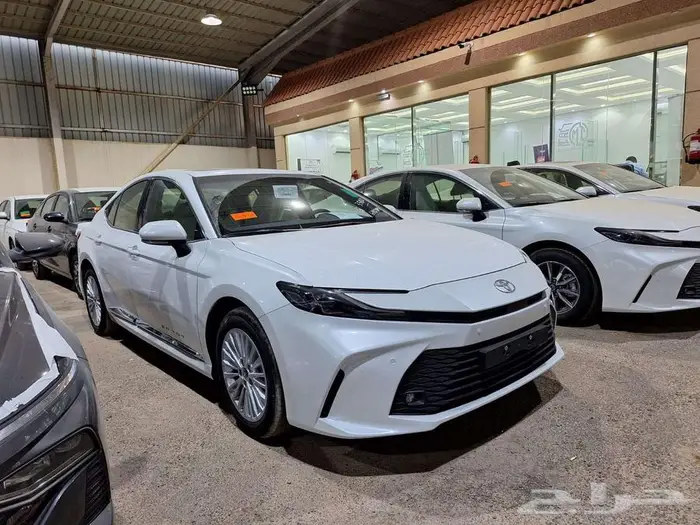 تويوتا كامري 2.5 إل إي 2025 بنزين كاش وتقسيط بنوك 3