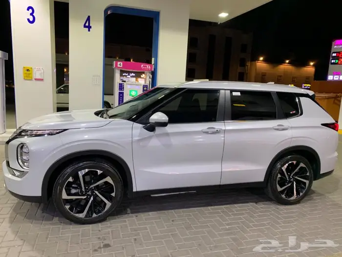 ميتسوبيشي اوتلاندر 2025 4