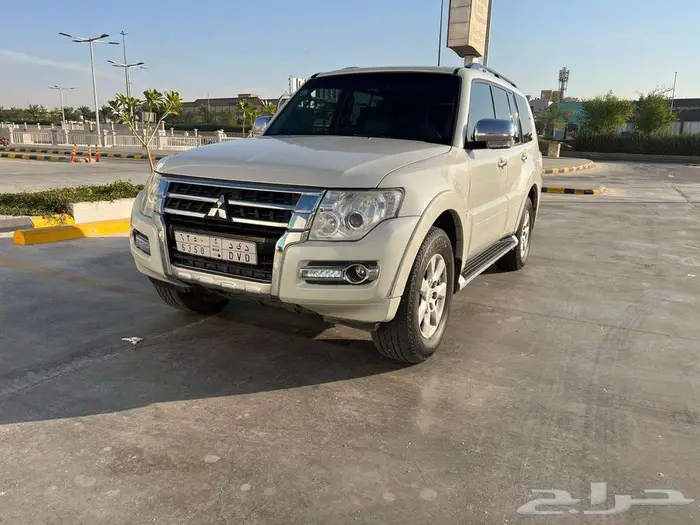 للبيع باجيرو 2014 معدل بالكالمل 2016 الماكينة الكبيرة 3.8 5