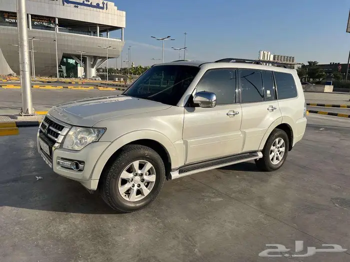 للبيع باجيرو 2014 معدل بالكالمل 2016 الماكينة الكبيرة 3.8 4