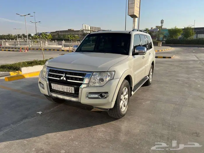 للبيع باجيرو 2014 معدل بالكالمل 2016 الماكينة الكبيرة 3.8 3