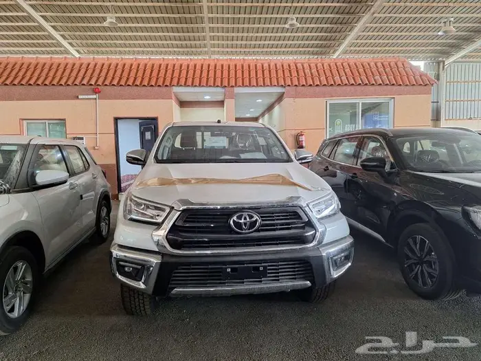 هايلوكس غمارتين S-GLX قير عادي بنزين 2025 1