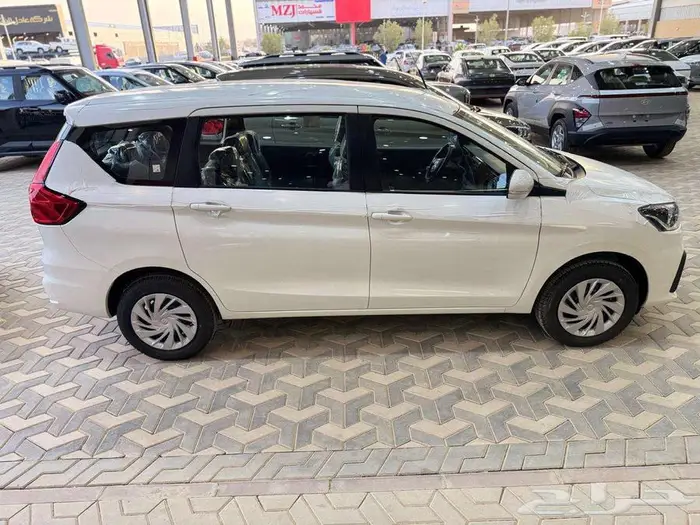 سوزوكي ارتيجا GL ستاندر 2025 3