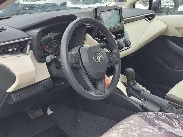 تويوتا كورولا 2.0 لتر استاندرد XLI (مطور - فتحة سقف ) 2025 3