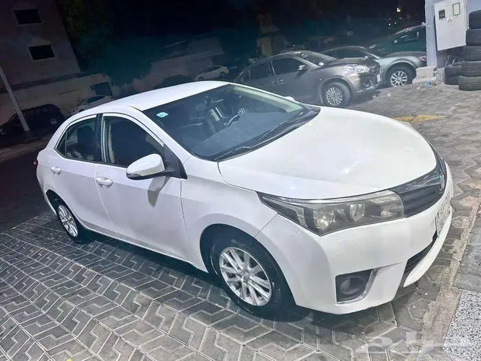 كورولا 2015 ستاندرد بحاله ممتازه 2