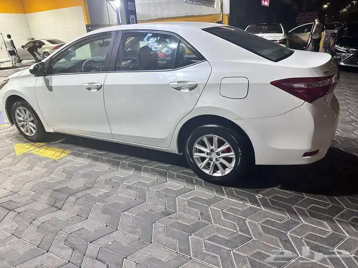 كورولا 2015 ستاندرد بحاله ممتازه 7