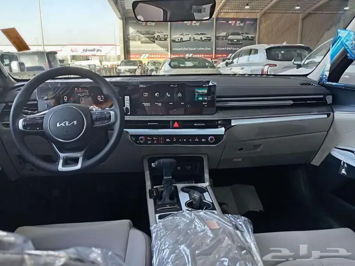 كيا كي 5 ستاندر مطور بانورما 2025 . 4