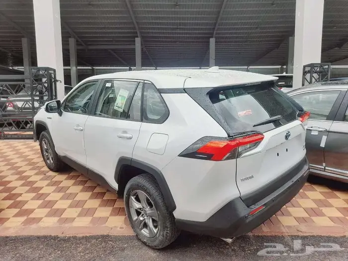 تويوتا راف فور ال اي هايبرد ابيض 2024 3