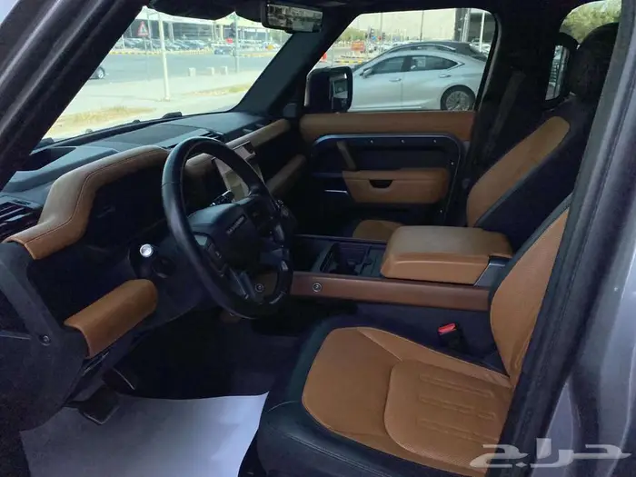 لاندروفر ديفندر 110 V6 موديل 2022 12