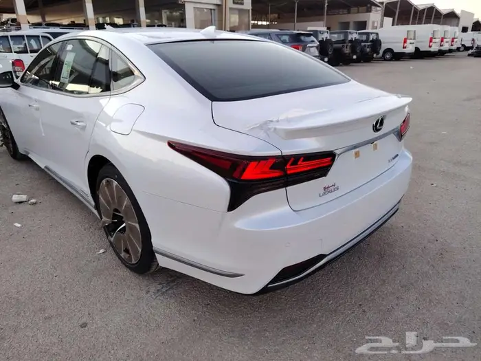 لكزس LS500HH هايبرد 2022 12
