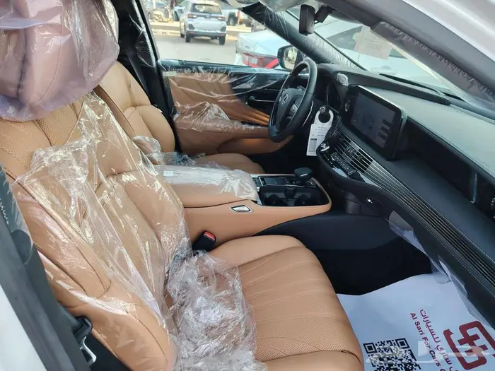 لكزس LS500HH هايبرد 2022 13