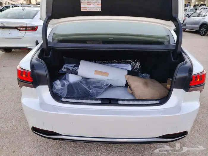 لكزس LS500HH هايبرد 2022 16