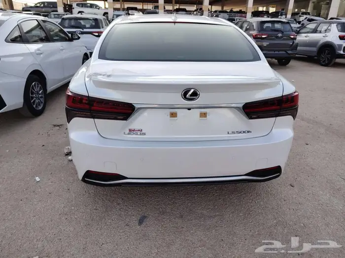 لكزس LS500HH هايبرد 2022 17