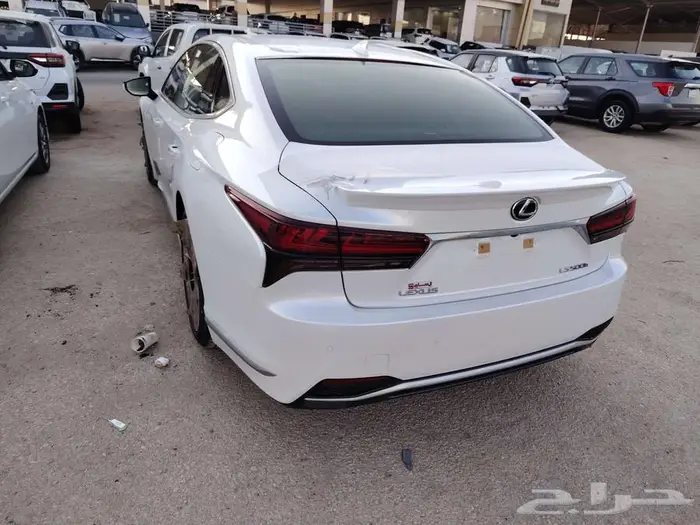 لكزس LS500HH هايبرد 2022 20