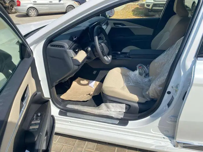 تويوتا كامري LE موديل 2025 نص فل أصفار كاش و اقساط 5