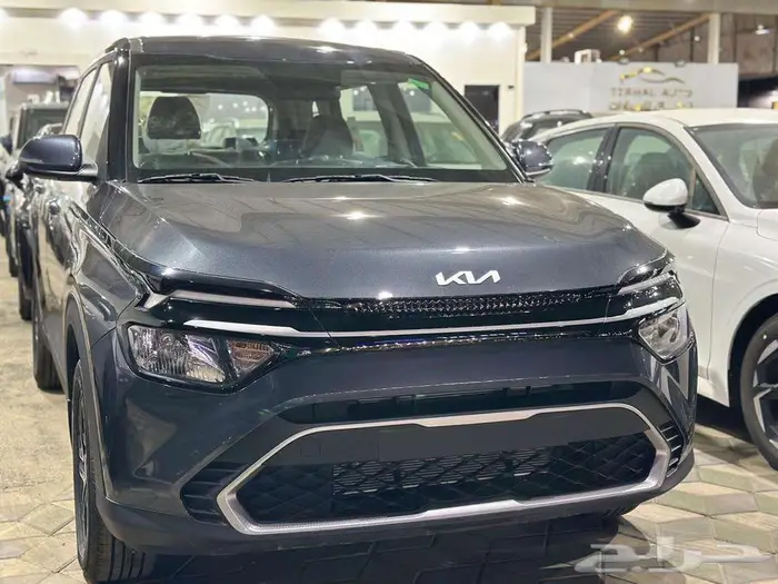 كيا كارينز استندر مطور 2025 1