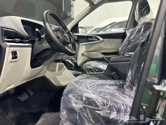 كيا كارينز استندر مطور 2025 6