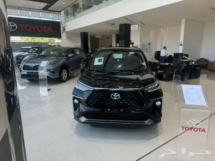 تويوتا فيلوز GLX 2025 1