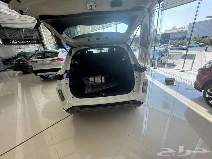 تويوتا فيلوز GLX 2025 4