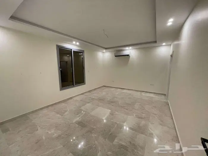 للايجار شقه فاخره جدا في جدة حي السلامه 10