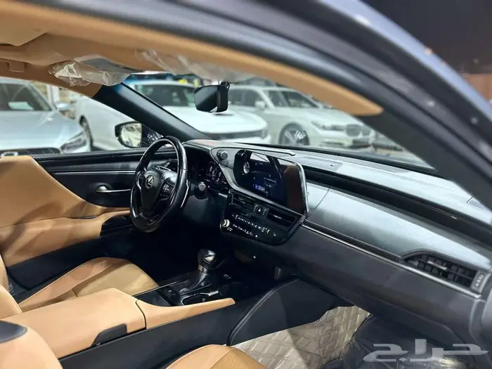 لكزس سيدان 2023 - ES350 بنزين 6