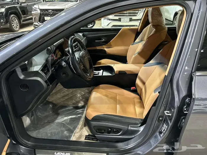 لكزس سيدان 2023 - ES350 بنزين 4