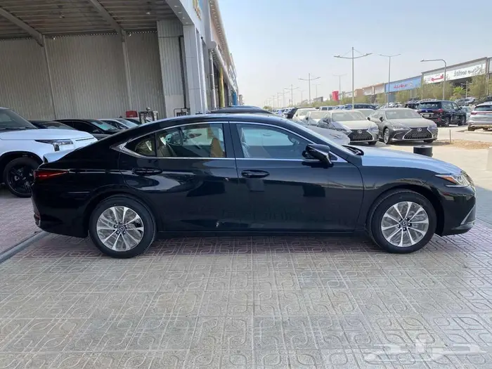 لكزس ES250 2025 استاندر سعودي 3