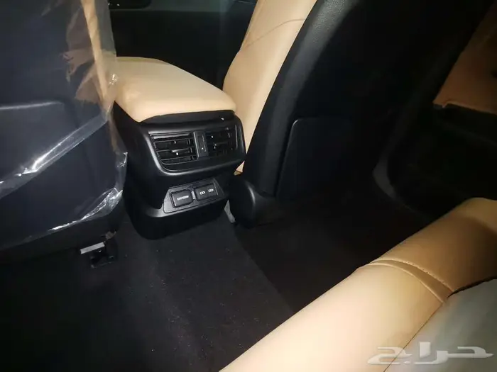 لكزس ES250 AA بنزين V4 اسود وتيتانيوم 2025 سعودي 16